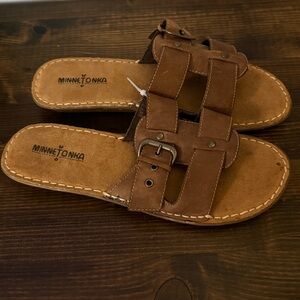 Minnetonka leather Sandals women’s size 10